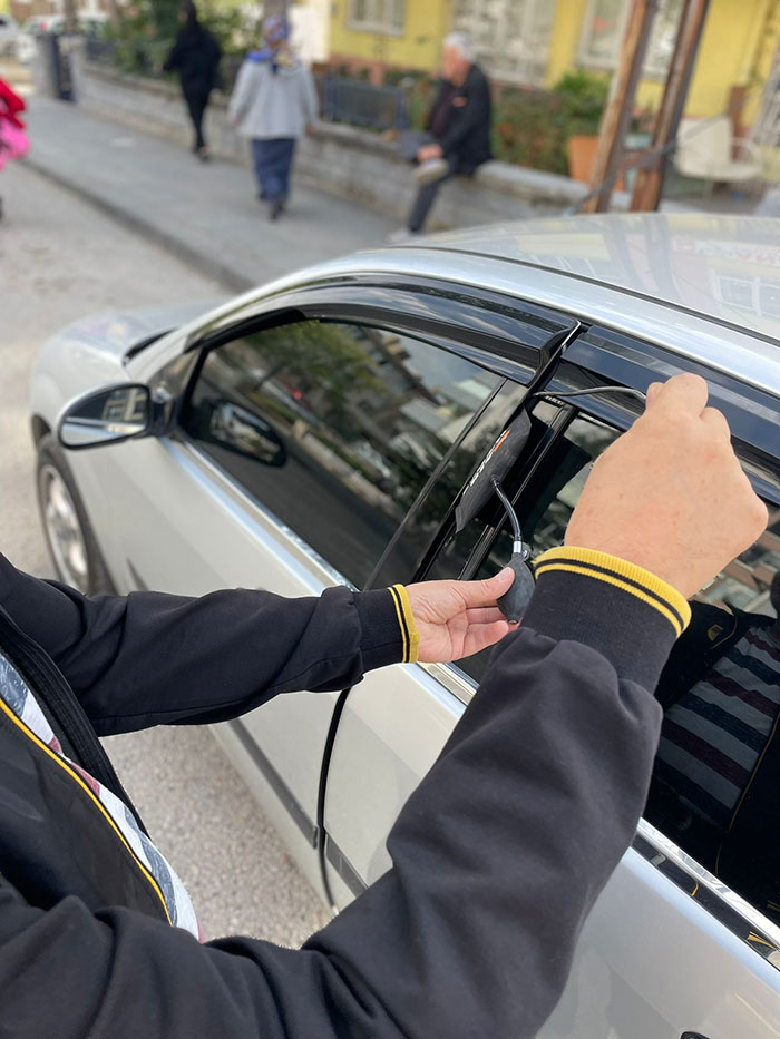 Karabağlar Oto Kilitçisi